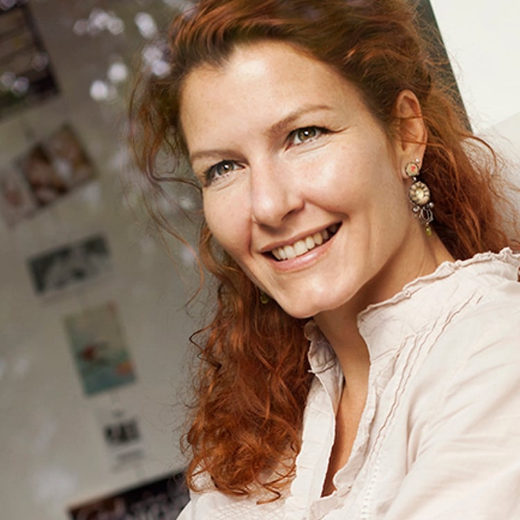 Julia Teine