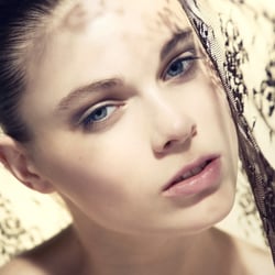 Make Up: Anna Tsoulcha Fotograf: Roman Walczyna