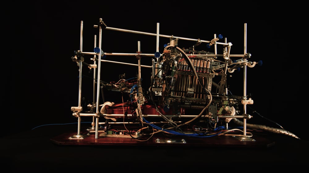 Violinautomat spielt Antriebe (2017) von Karl F. Gerber
