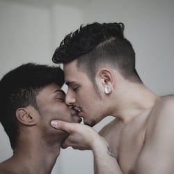 kiss
