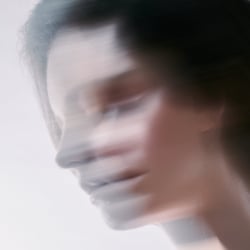 hotography and Reouch: Tavinho Costa Make-up Artistin: Marleen Riemen Styling und Produktion: Carina Musitowski