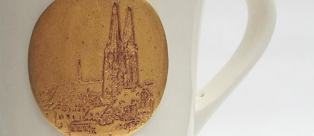 Hier kann auch Ihr Logo als Porzellanrelief stehen ©