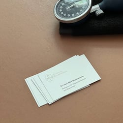 Visitenkarten 2 – Corporate Design für Arztpraxis am Gemeindepark