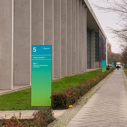 Technologiepark Adlershof Berlin: Stelen