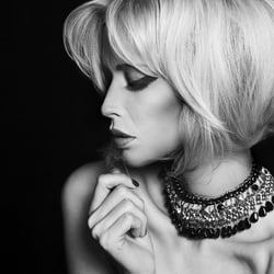 B&W