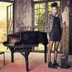 Hanna Schreiber in „Time Flies“ (Yer Olde English Style)