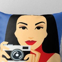 Motiv „Woman behind a camera“ für diverse Produkte/ Illustration