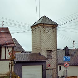 Von Kabeln umgeben
