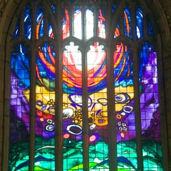 Kirchenfenster in St. Andrew in Plymouth