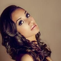Make Up Artist