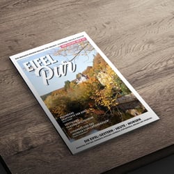 eifel-pur-magazin-cover-ausgabe-1-tisch-mockup