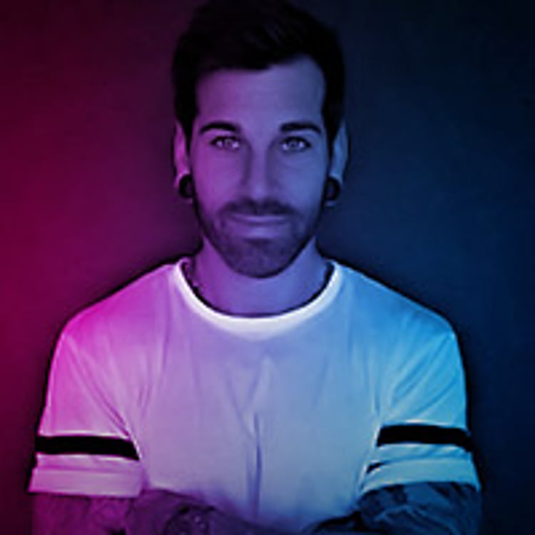 Chris R.