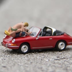 My summer of love – make love not war – strasse des 17. juni (detail)
