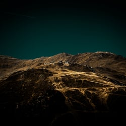 Serie ROUGH I.  Konzept / Fotografie / Bildbearbeitung / Retusche.