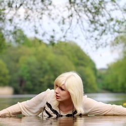 Maellie im Wasser