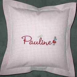 1 Kissen 30cm x 30cm mit Stehsaum, Vichy rosa kleinkariert, reine Baumwolle, bestickt mit Pauline und Mädchen mit Vogel