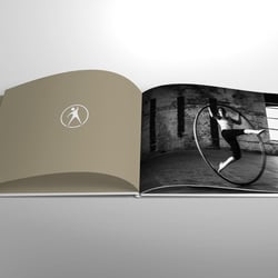 Fotobuch „Melcalin“ Cyr Wheel Artist