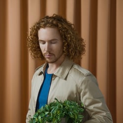 Fotograf: Thomas Sawer & Manfred Daams @ Maison Musitowski Model: Lukas Bönninghausen Styling, Hair & Make Up: Carina M
