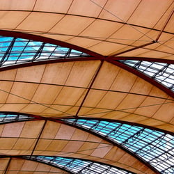 Am Flughafen III
