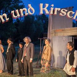 Collage-Ton und Kirschen-3
