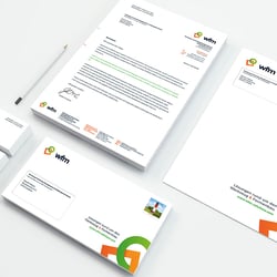 Entwicklung einer professionellen, einheitlichen und zeitgemäßen Geschäftsausstattung (Logo, Visitenkarten, Briefpapier, Signat