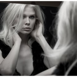 Make Up & Hair : Anna Tsoulcha Fotograf: Knut Wörner