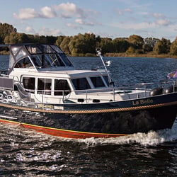 Charteryacht