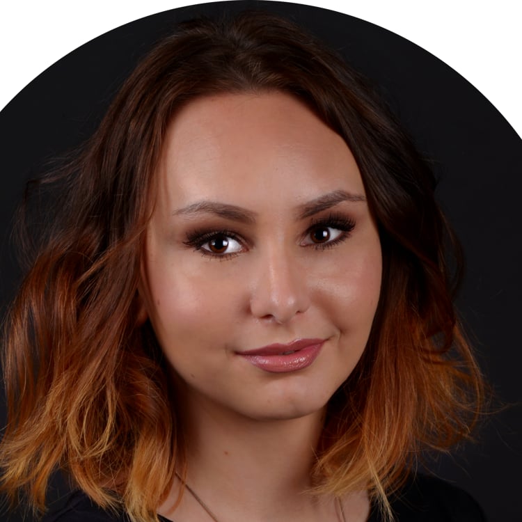 Alina L.