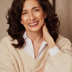 Authentisches Best-Ager-Commercial-Portrait für Sedcards und Werbekampagnen mit natürlicher und sympathischer Ausstrahlung