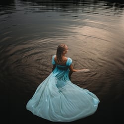 Kleid im See