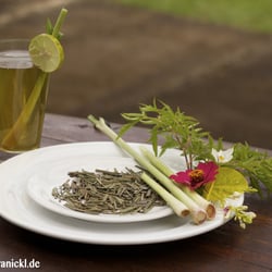 Werbefoto für Zitronengrass Tee, ROLE Foundation Bali