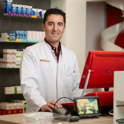 businessfoto-apotheker-arbeitsplatz-ulrich-roth