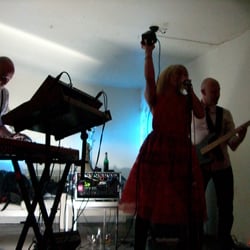 Bühnensituation, Auftritt der Band Fiji