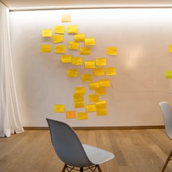 fleißiges Arbeiten in den Cases