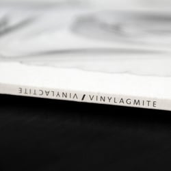 Vinylactite/Vinylagmite: Titel