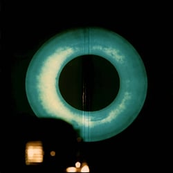 IN SCHWEBE. Lichtinstallation 1992