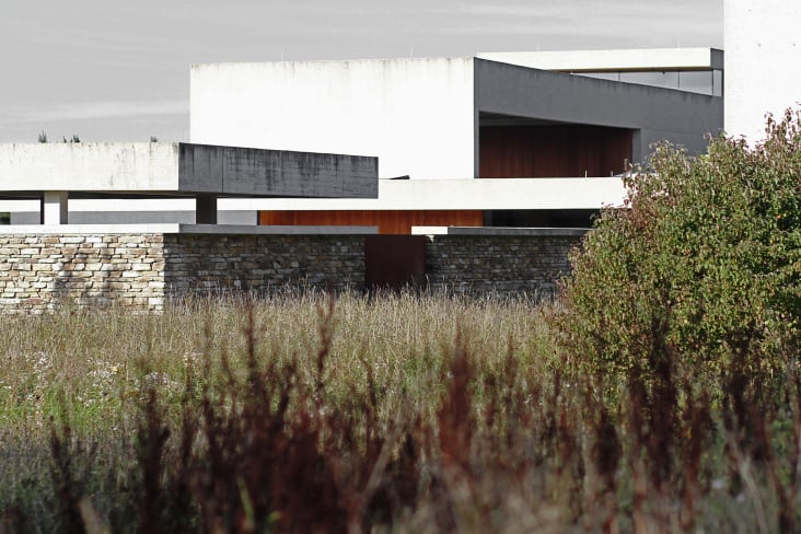 prairie house in the city