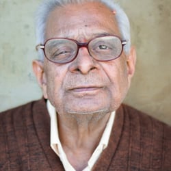 old-man-with-red-glasses-v4 bk 1500px-2