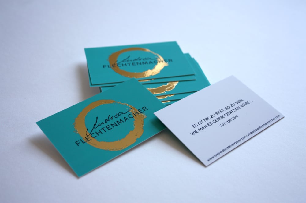Visitenkarten mit zusätzlich entwickeltem Logo