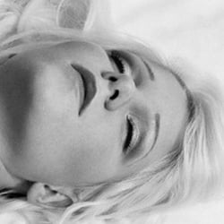 …enjoy yourself | Model: Jenna | HMA: Charlotte Taussig | Photographer: Andreas Bübl