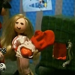 Filmstill aus dem Puppentrickfilm „Komm, wir spielen Frau Holle“