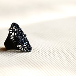 Schwarzer Ring