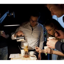 100% Kaffee – ArtHelps Katalog