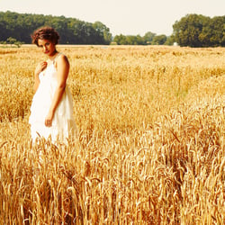 Haar- und Make-up Styling: von mir Fashionstyling: von mir  Model: rhina @modeldistrict