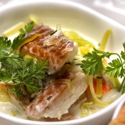 Räucheraal-Riesling-Suppe mit Kerbel