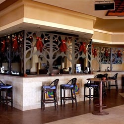 Holzverkleidung für die Bar