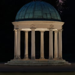Erdbeertempel Bad Pyrmont (in der Realität nicht beleuchtet)
