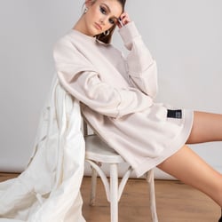 Model: Dana Remphorst Fotograf: Yannick Holzhauses  Kunde: Freie Strecke Shootingort: Düsseldorf Datum: März 2020 Styling, Hair