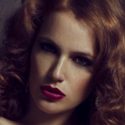 Make Up &  Hair:  Anna Tsoulcha Fotograf: Krystina Woldanowski