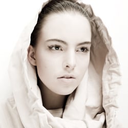 Fashion: Anja J. Mittelstaedt / Model: IVY – VIVA models
